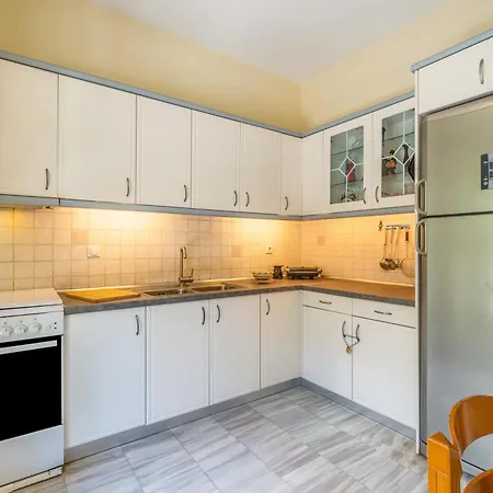 Apartman The 1 *