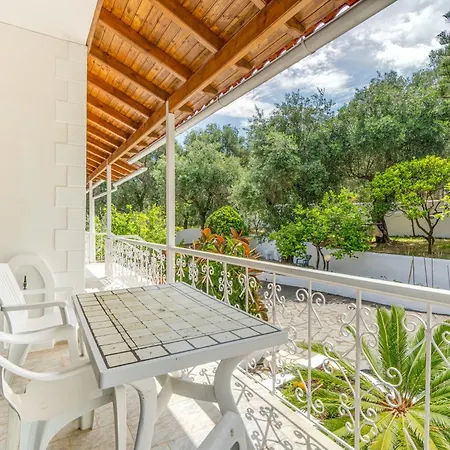 The 1 Appartement Vigglatouri