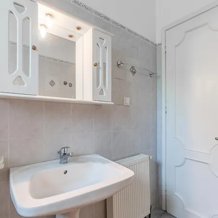The 1 Apartment Vigglatouri